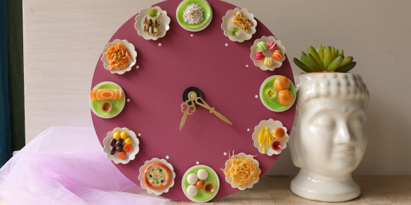 Miniature Food Clock